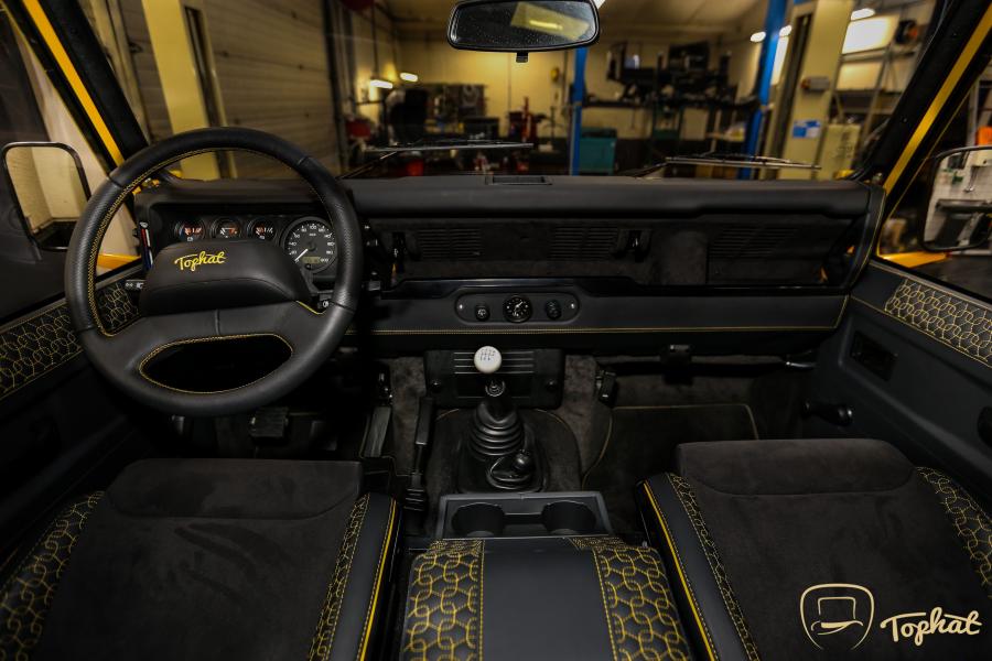 Торпедо Land Rover Defender 90 by TopHat Classics 2017 года  (фото 37 из 68)